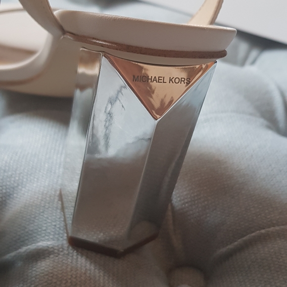 Michael Kors Leather Sandals Cream Sz 8 - Picture 6 of 9